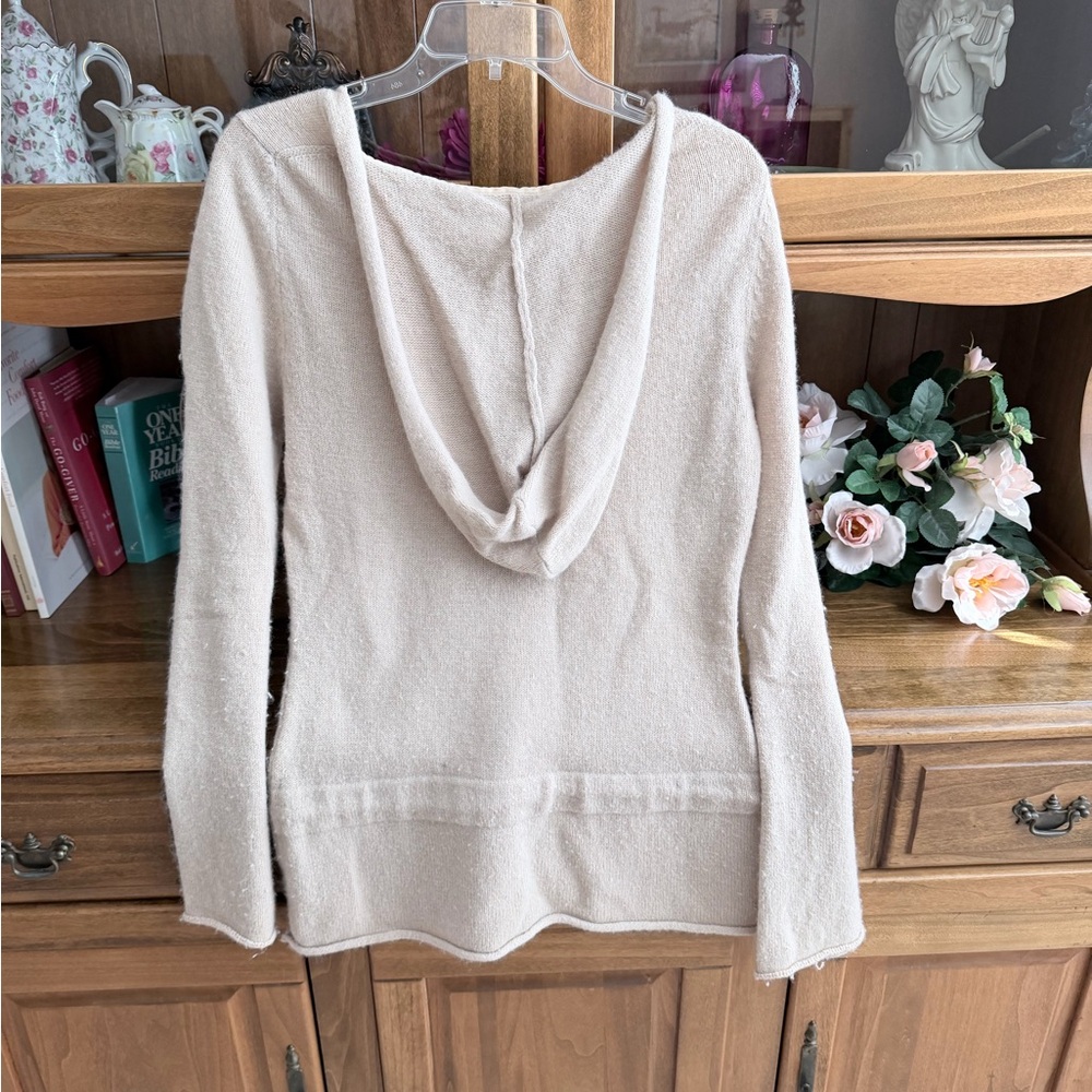 Joie cashmere sweater. Beige Long Sleeve Top with Beautiful Design - Picture 3 of 7
